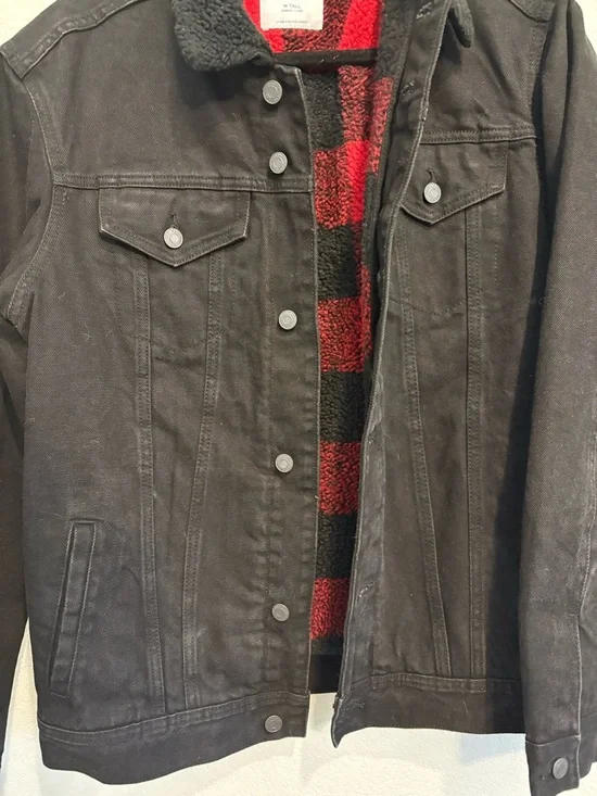 Old Navy Sherpa Lined Black Denim Jacket Mens M Tall Plaid Flannel Trucker Coat - Picture 3 of 12
